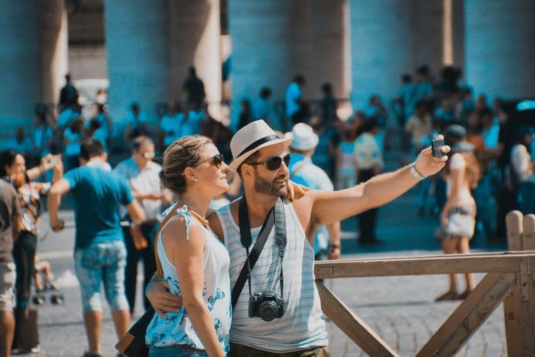 tourists-day-trip-from-bucharest-scaled.jpg